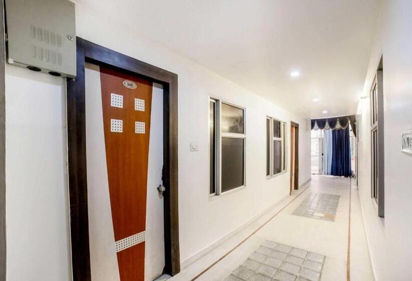 هتل Shri Sai Residency
