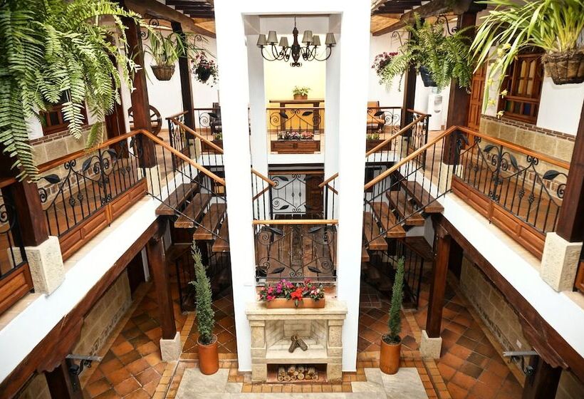 هتل Jardines De La Villa