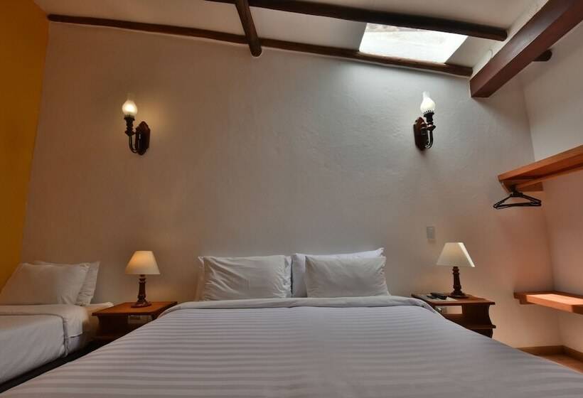 هتل Jardines De La Villa