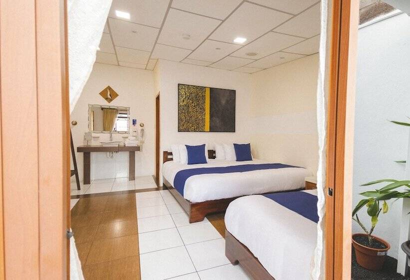 هتل Palace Galapagos