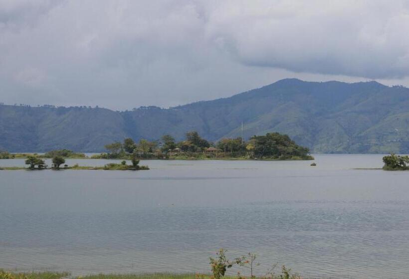 هتل Pandu Lakeside  Tuktuk