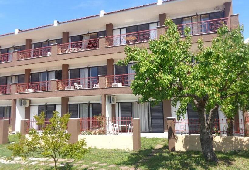 فندق Porto Matina