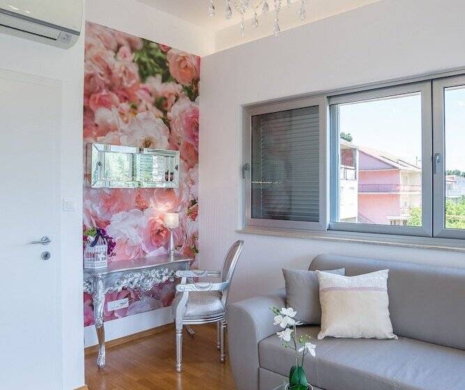 Madrugada Apartments