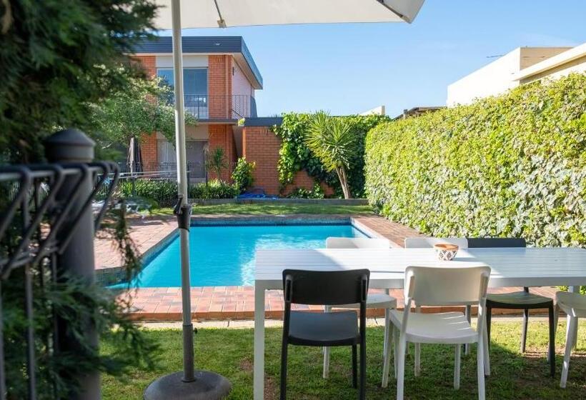 מוטל Parkview Motor Inn And Apartments