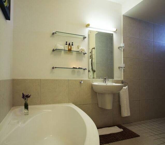 پانسیون Bosavern Guest House