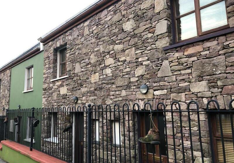 بنسيون O Connors Guesthouse