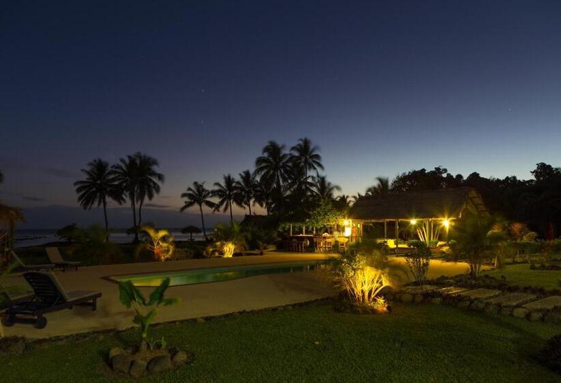 Waidroka Bay Resort