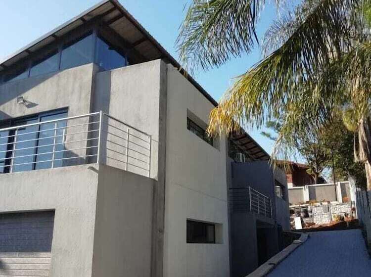 مبيت وإفطار Anisa Guesthouse
