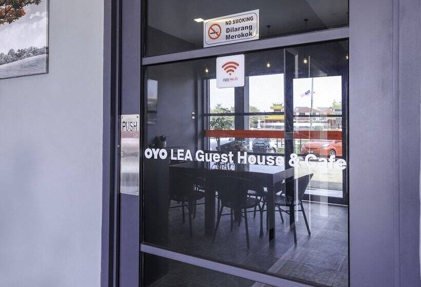 هتل Lea Guest House & Cafe Lukut