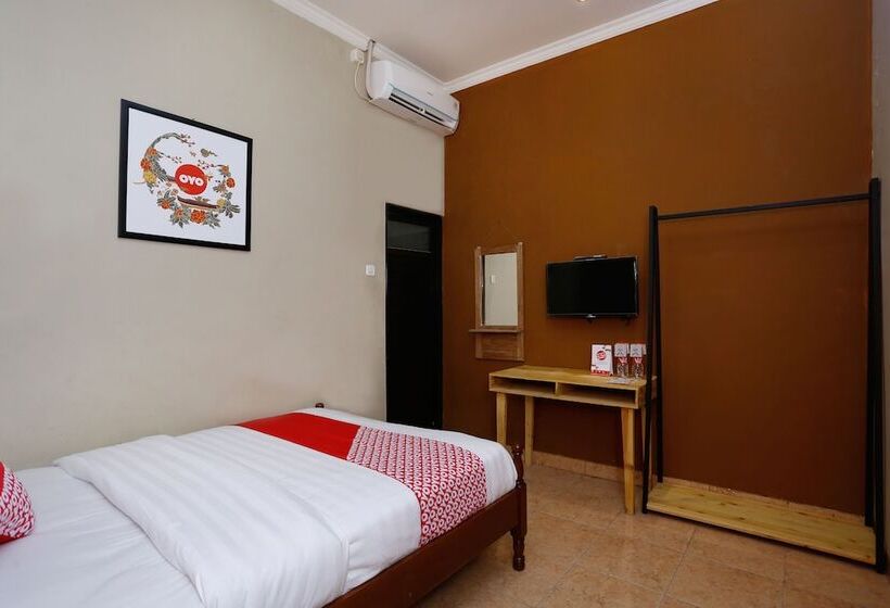 پانسیون Oyo 1072 Kampung Condro Wulan Guesthouse