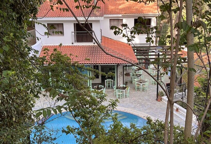 Poed Residences