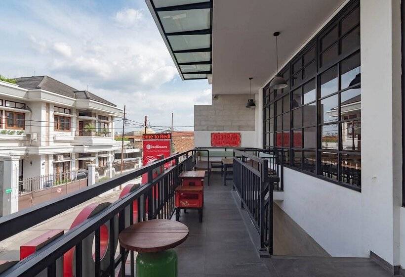 בית מלון כפרי Reddoorz Plus @ Doorman Guest House