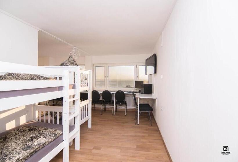 Skyhostel Friedrichshafen