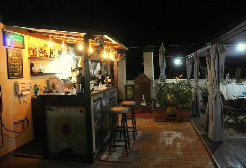 تختخواب و صبحانه La Casa Di Luna