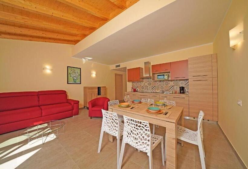 فندق فئة نجمة واحدة Residence Dany Appartamenti Con Cucina Vista Lago Piscina E Parcheggio