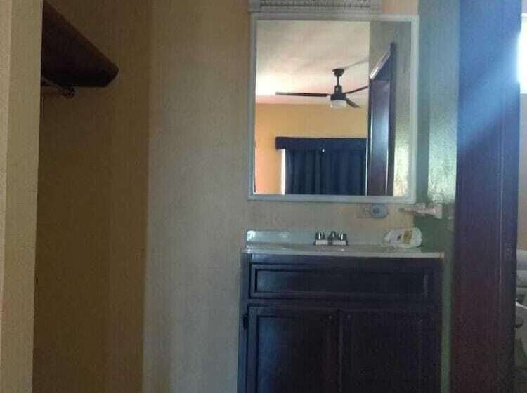 هتل Cactus Inn Los Cabos