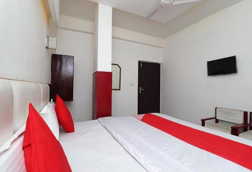 هتل D' Seasons By Oyo Rooms