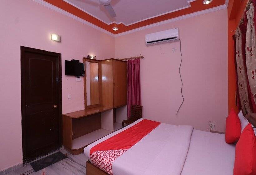 בית מלון כפרי Laxmi Palace By Oyo Rooms