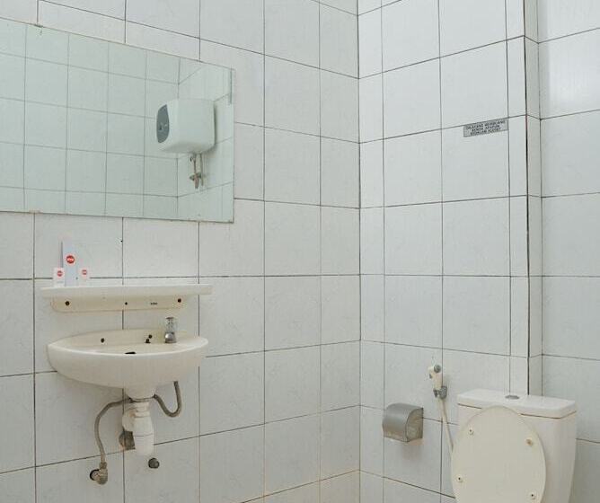 هتل Niaga By Oyo Rooms