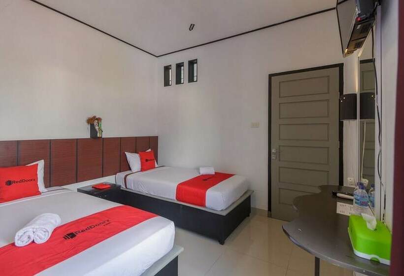 هتل Reddoorz Near Jalan Sudirman Padang