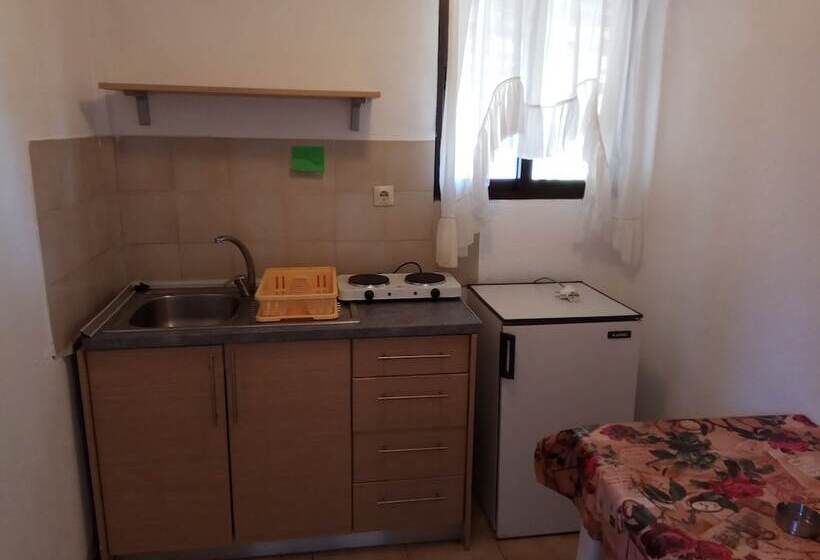 Toroni Apartments