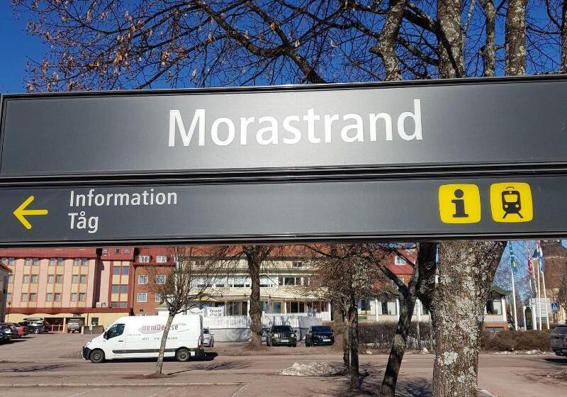 هتل Bishops Arms Mora