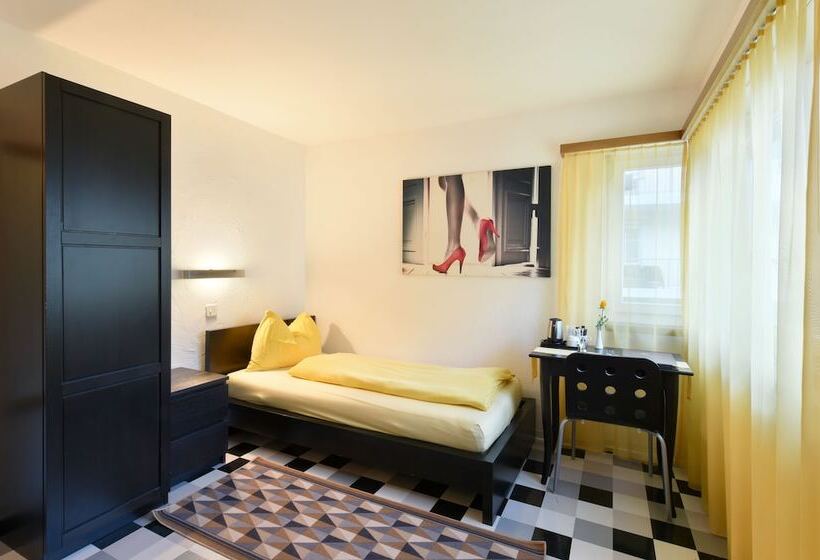 Schlosshotel   Self Check In