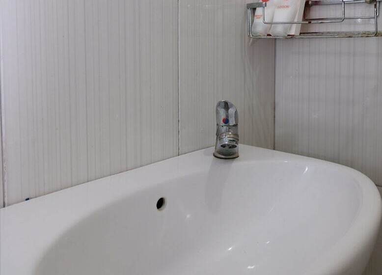 هتل Reddoorz Syariah Near Universitas Batanghari Jambi