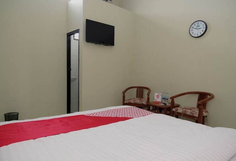 هتل Reddoorz Syariah Near Universitas Batanghari Jambi