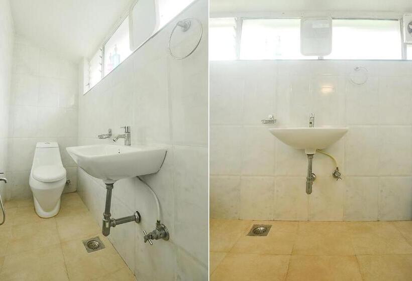 هتل Fabexpress Royal Baga Residency