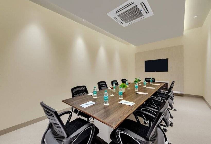 Отель The Fern Residency, Karad