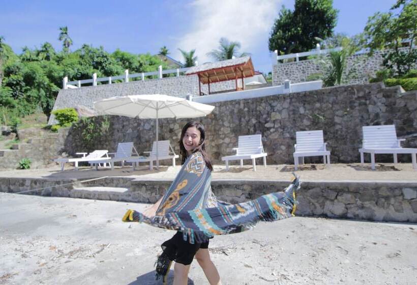 تختخواب و صبحانه The Hawk's Nest Resort