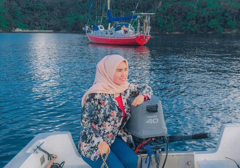 تختخواب و صبحانه The Hawk's Nest Resort