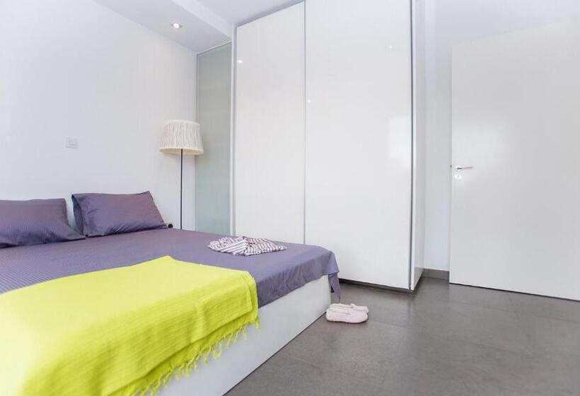 Jedi Hub Hostel