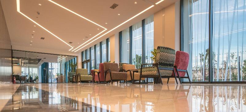 هتل Golden Tulip Royaume