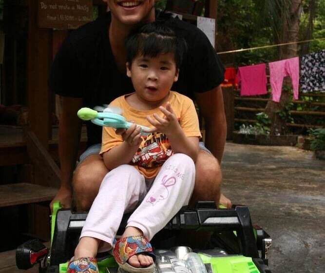 پانسیون Manotemple House