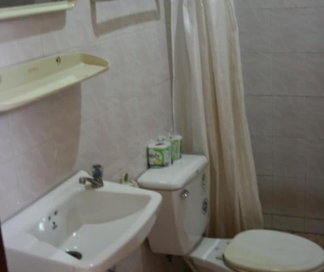 پانسیون Manotemple House