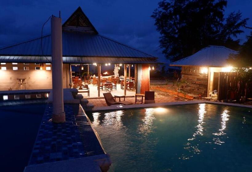 تختخواب و صبحانه Rock And Wreck Dive Resort