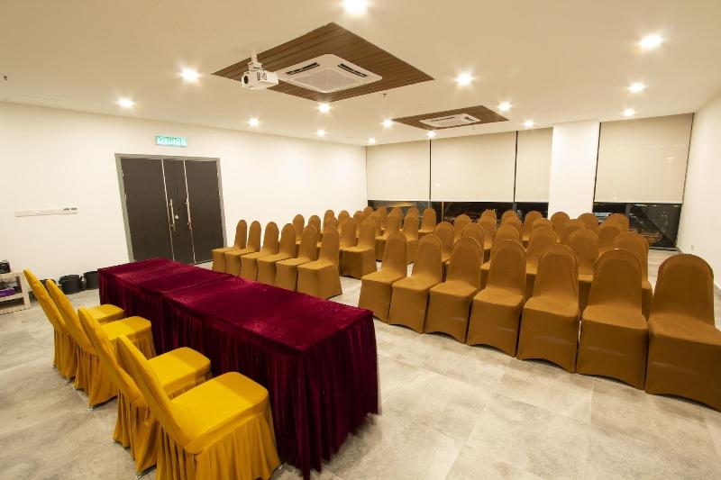 Az Hotel & Serviced Apartments