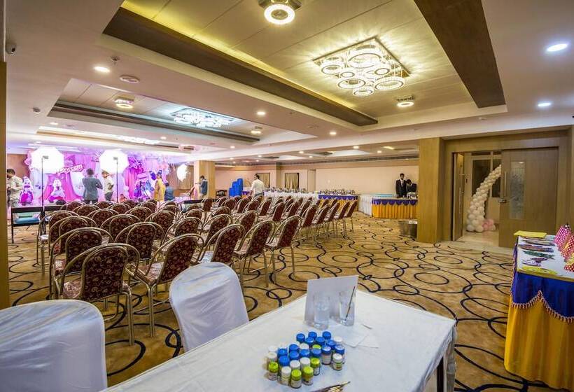 هتل Karunya Residency