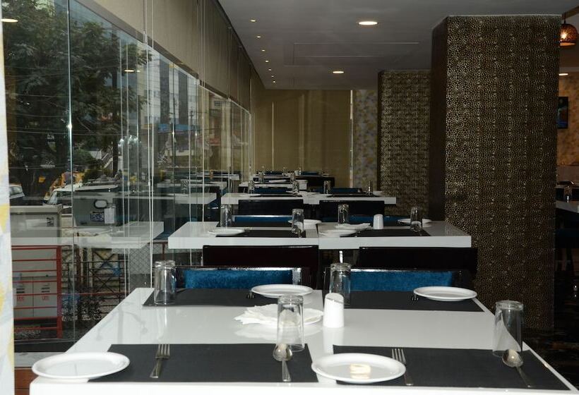 هتل Karunya Residency