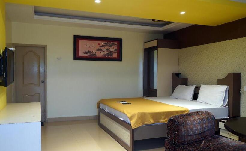 هتل Park Inn Beach Resort