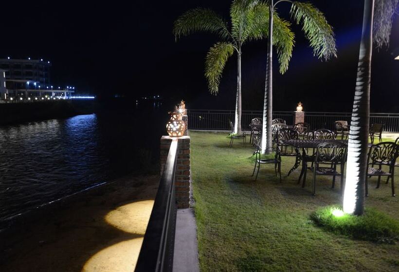 هتل Saksiri Riverside Boutique