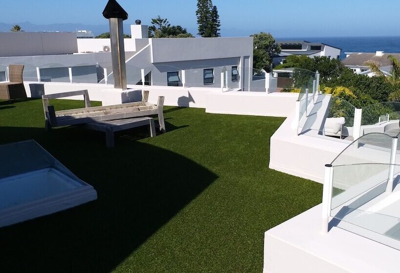ペンション 115 On Beachy Head Drive Guest House