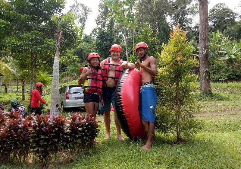 민박 Emir Surfcamp