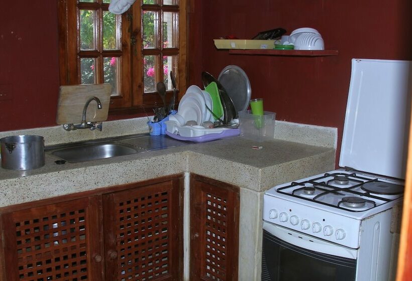 مسافرخانه Cestlavie Resort And Spa