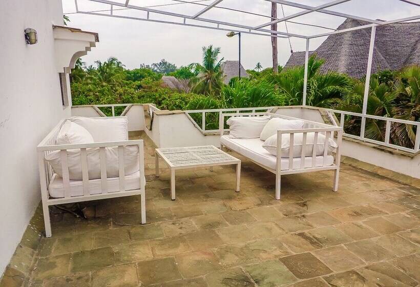 مسافرخانه Cestlavie Resort And Spa