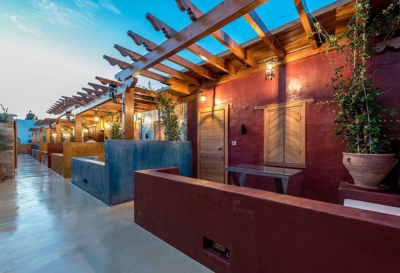 10gr Boutique Hotel & Wine Bar