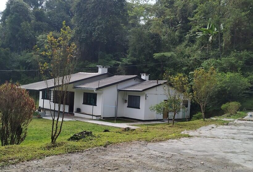 Garden Guest House   Hostel