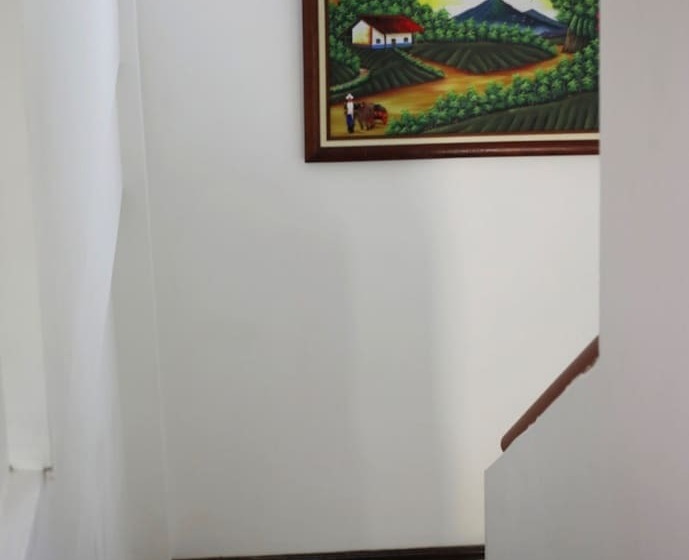 مسافرخانه Whitehouse Bed And Breakfast